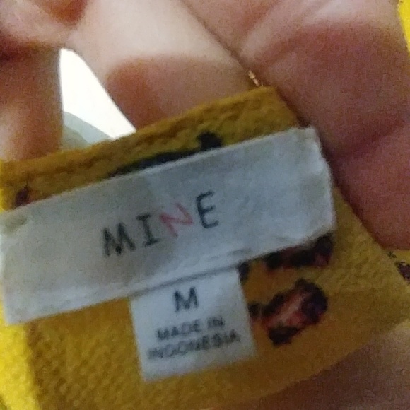 Yellow longsleeve - Picture 2 of 2